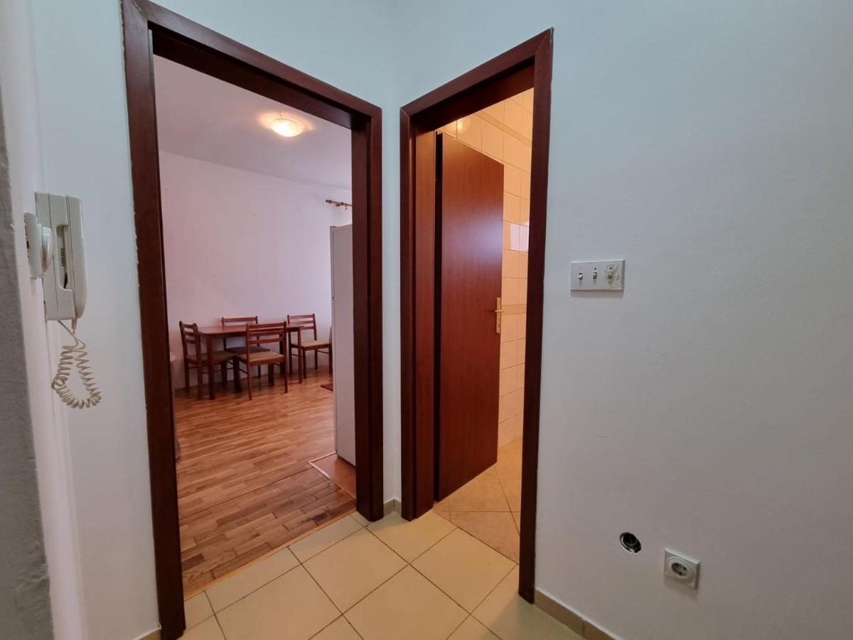 Apartman Stex พอดโกริกา ภายนอก รูปภาพ