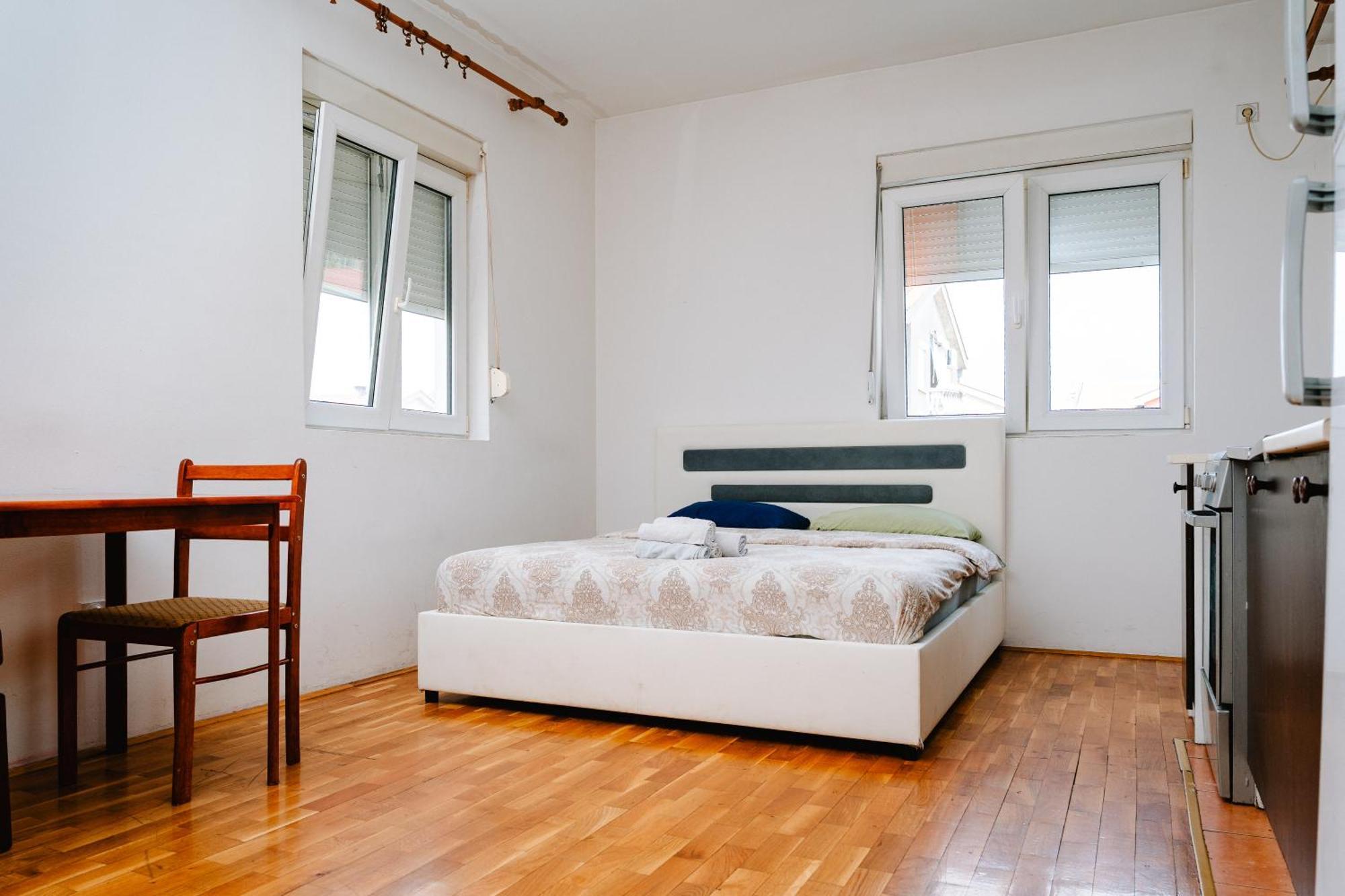 Apartman Stex พอดโกริกา ภายนอก รูปภาพ